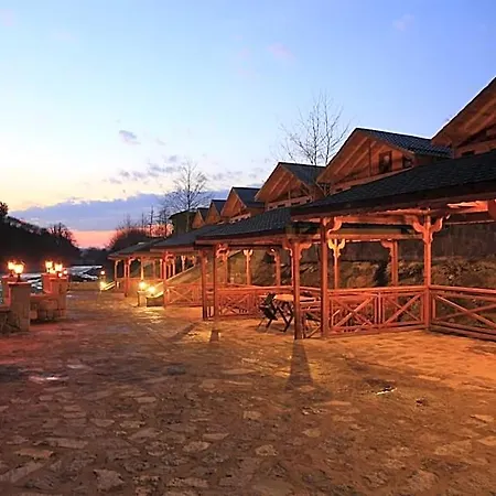 Teona & Restaurant Hotel *